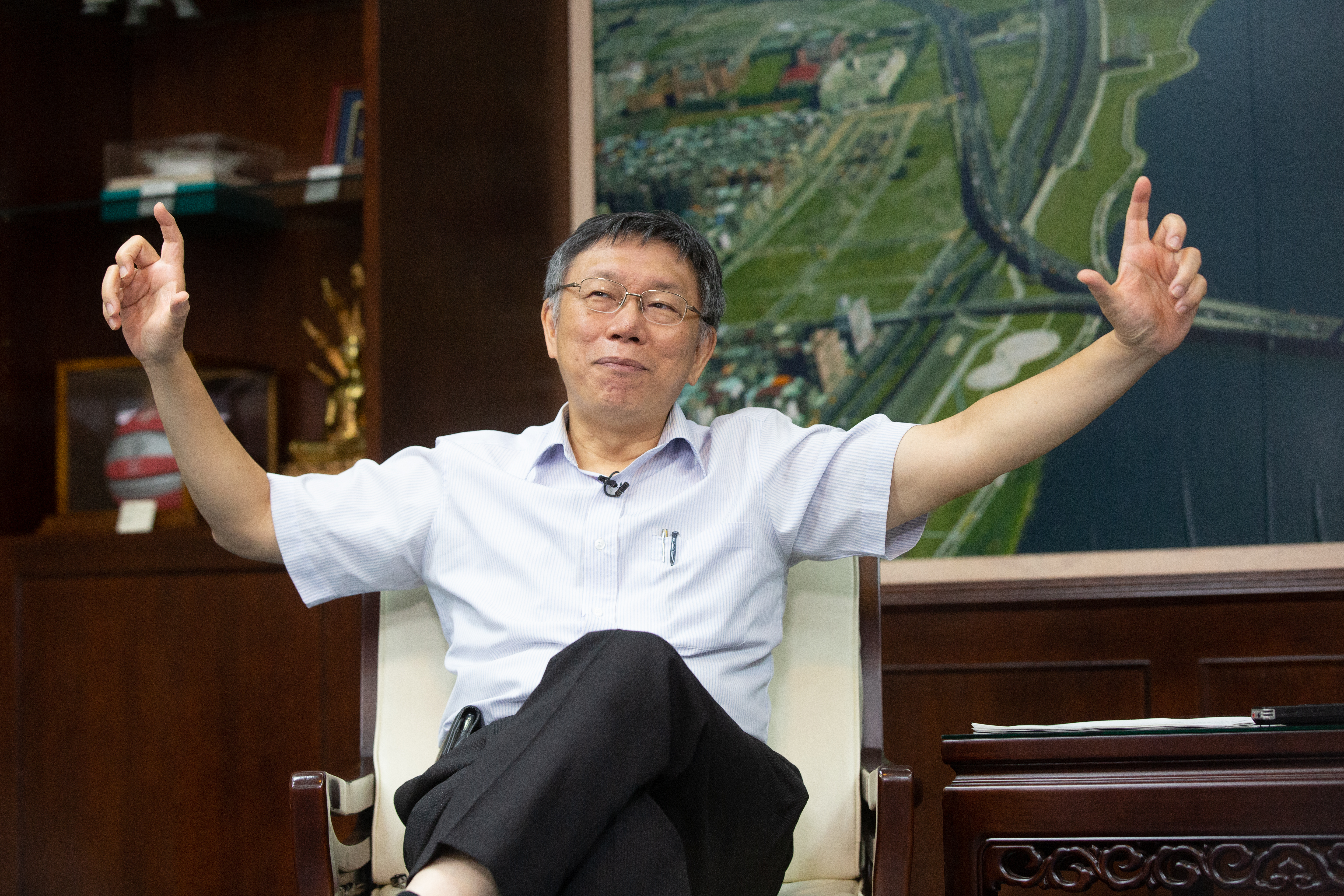 針對敬老卡綁三倍券提供加碼優惠，柯文哲自誇已有近40％老人將三倍券綁定敬老卡。（本刊資料照）