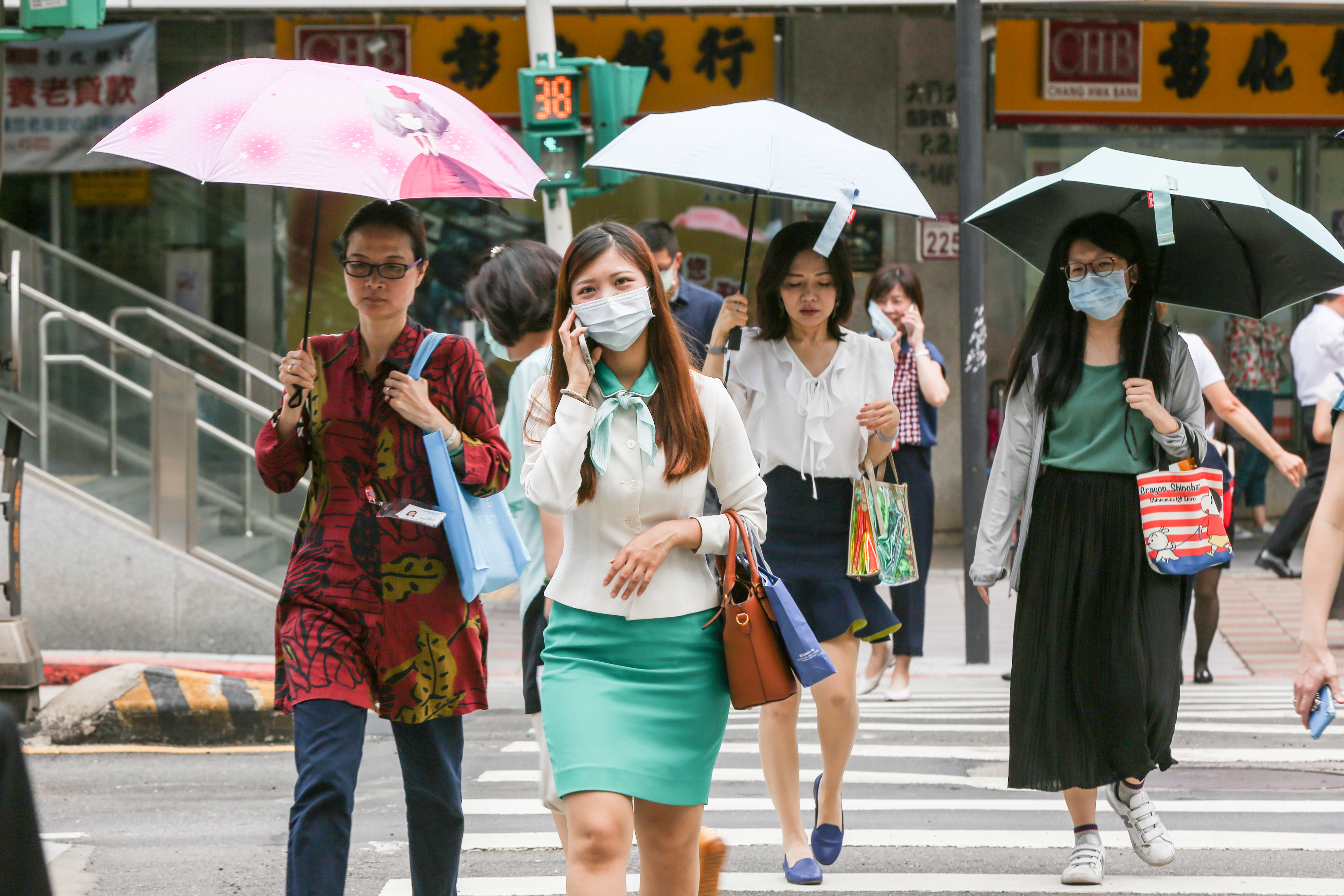 上班族每天都要「通勤」，很多人會將通勤時間列入求職的考量。（示意圖）