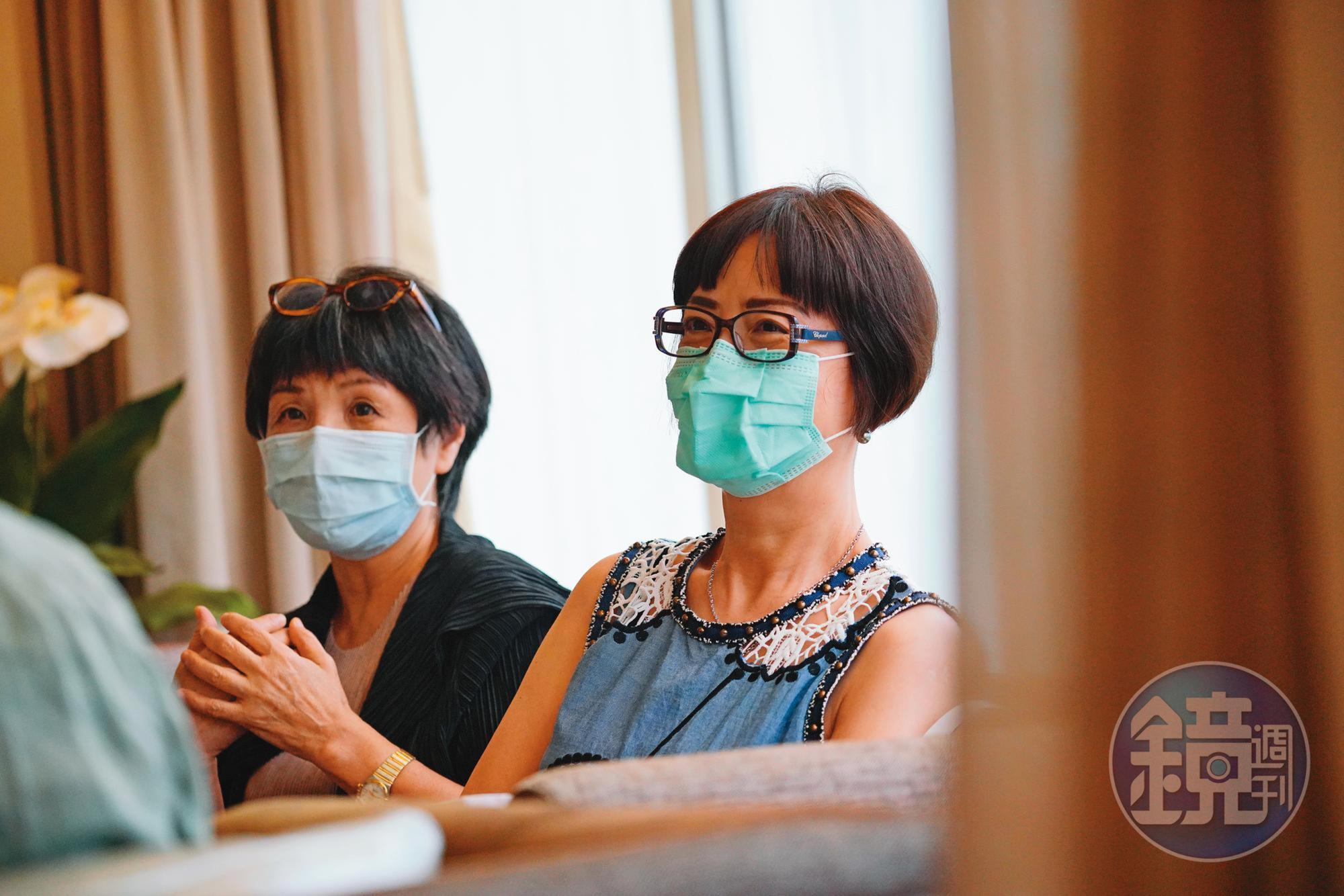 駱慧芳(右)說,剛開始聽到「世界末日」也覺得很怪,「但聽久了大家都信,你怎麼會不信?他的錄音帶你每天在聽,叫你去殺人都會殺人了。」