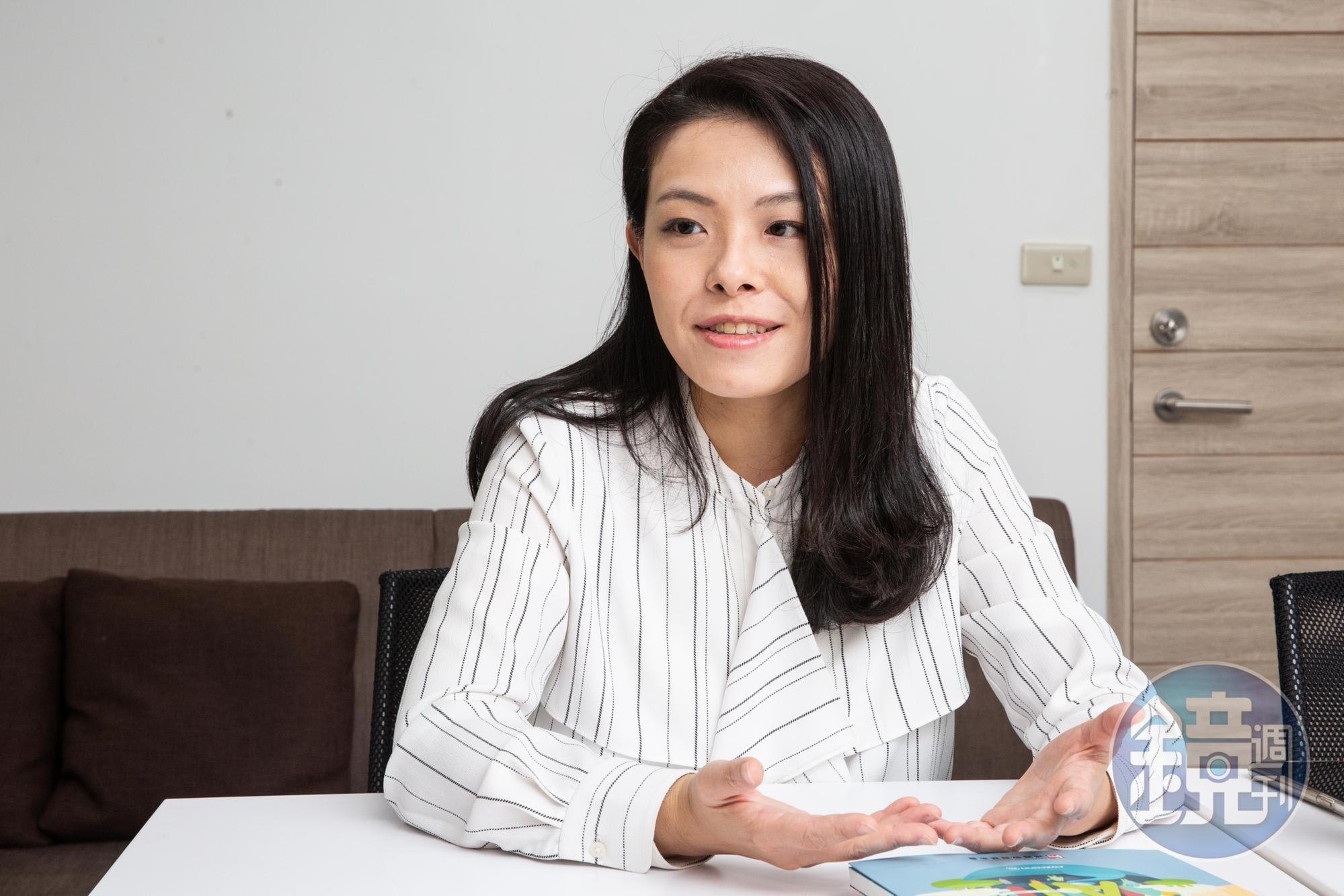 交通部花費1.5億公帑開發APP,但成效不佳,民眾黨立委高虹安怒嗆林佳龍「要當個聰明的外包人」。(本刊資料照)