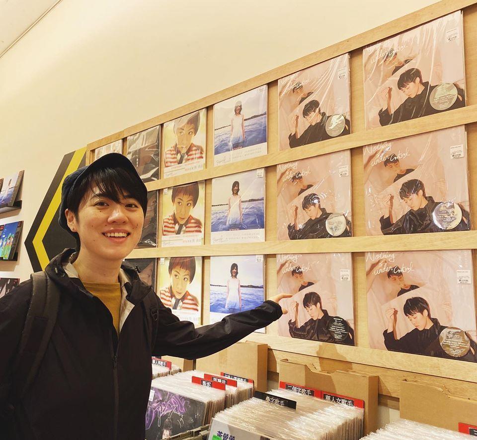 曾擔任陳奕迅演唱會合音的岑寧兒目前在台灣發展，文青舒爽調的氣息頗受歡迎。（翻攝自岑寧兒臉書）