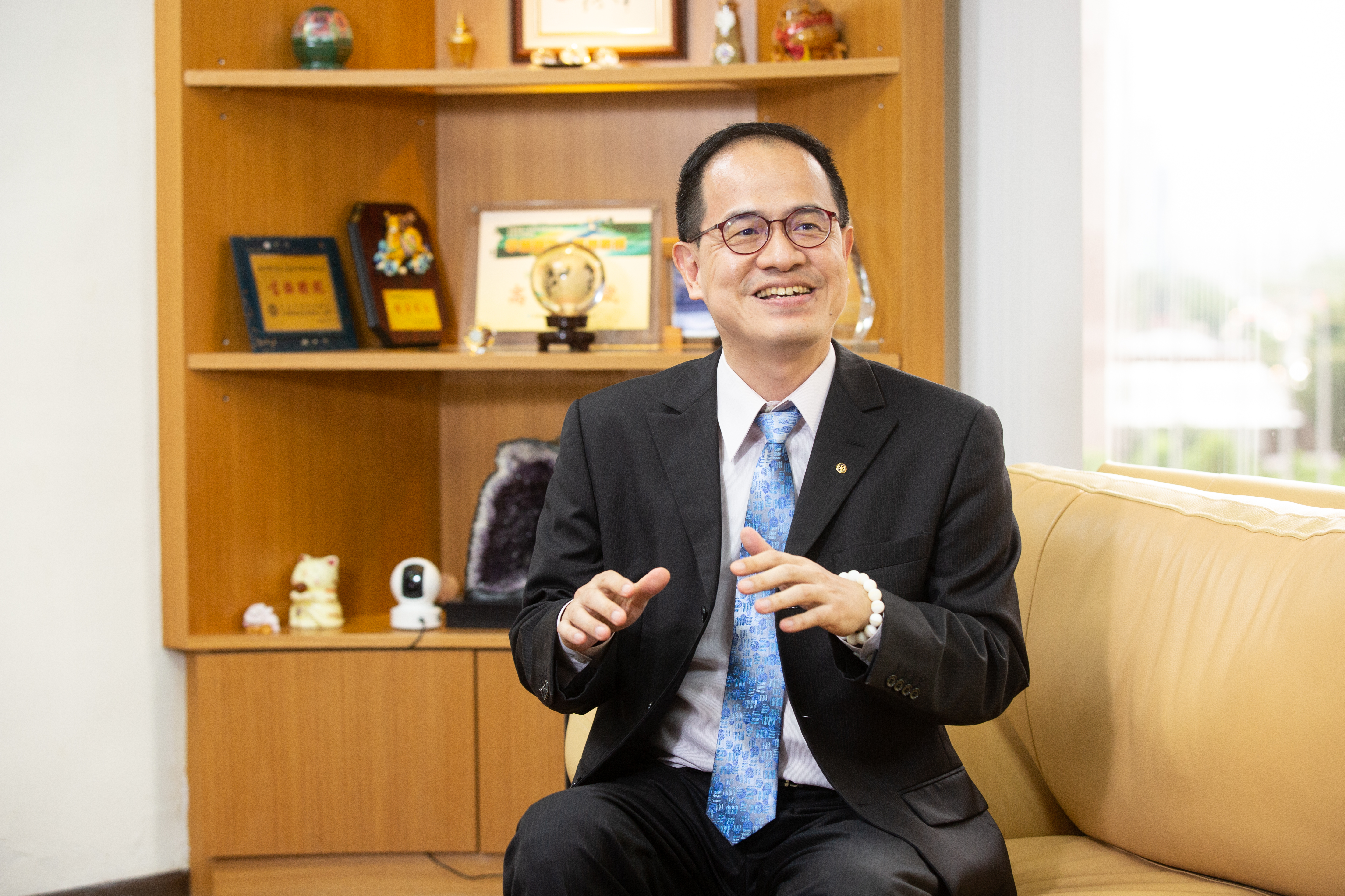 精算師葉崇琦建議，退職金若未達課稅門檻，未必一定要轉入新制帳戶，自行理財效果可能更好。