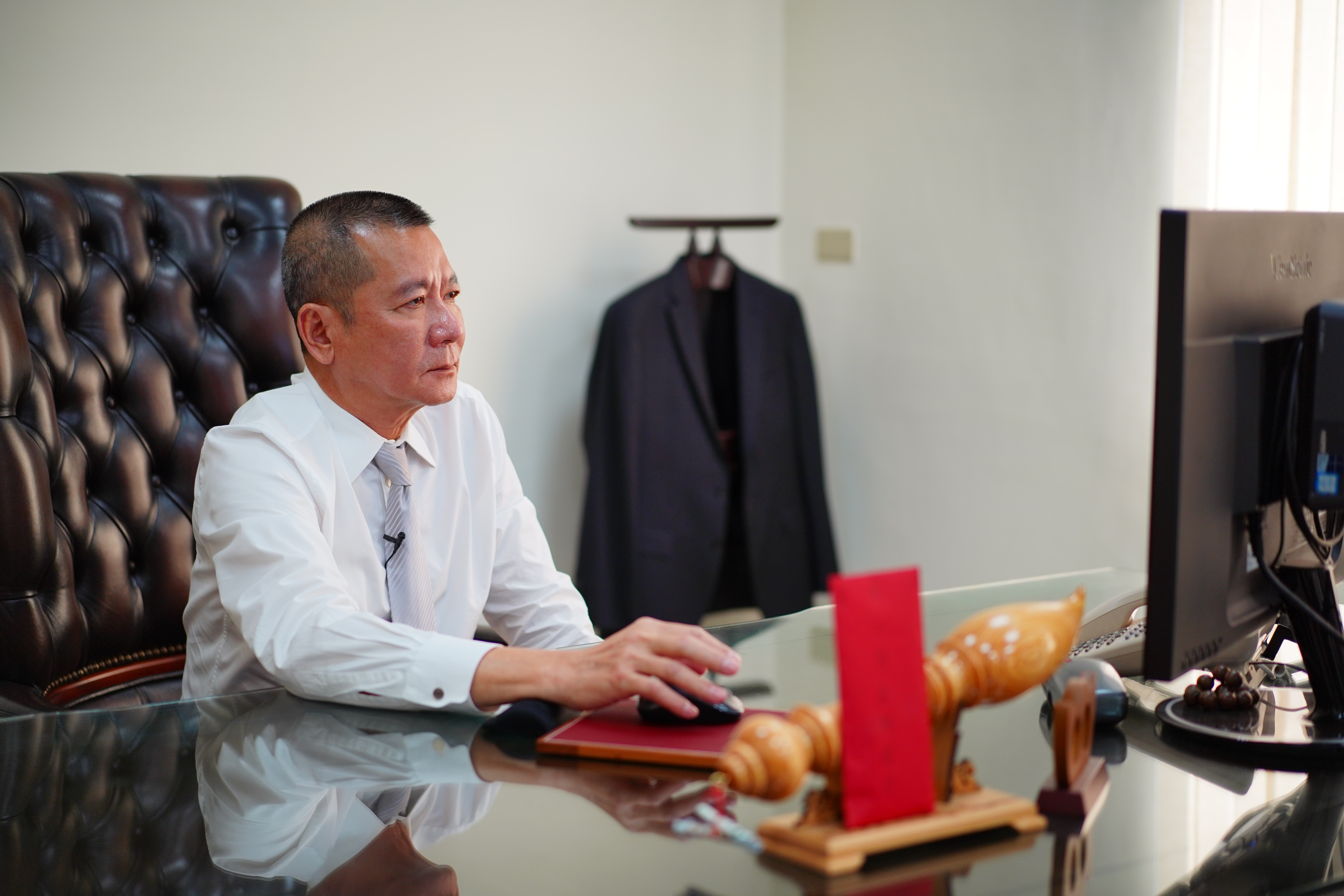 朱榮一毅力超乎常人，只花一天就戒掉香菸和檳榔。