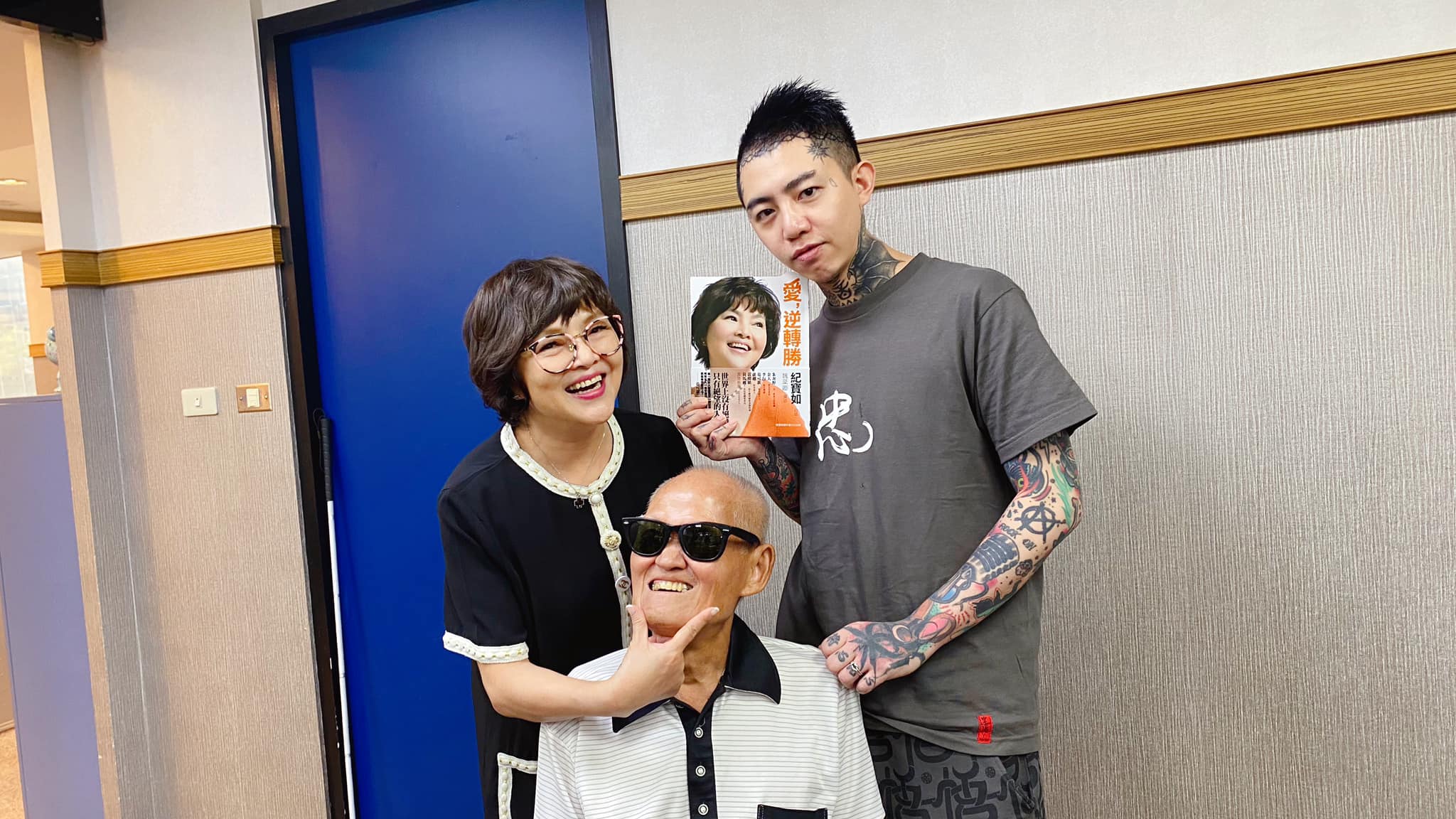 謝和弦昨（13日）在臉書分享自己與李炳輝的合照。（翻攝自謝和弦臉書）