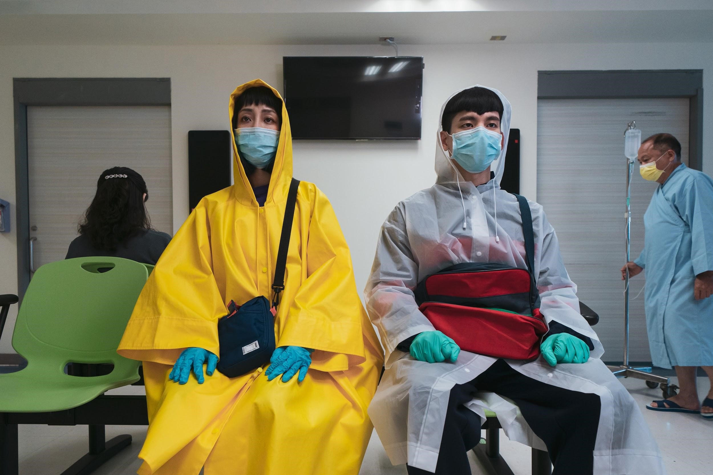 由林柏宏（右）與謝欣穎（左）主演的《怪胎》是一部愛情奇幻電影。（牽猴子提供）