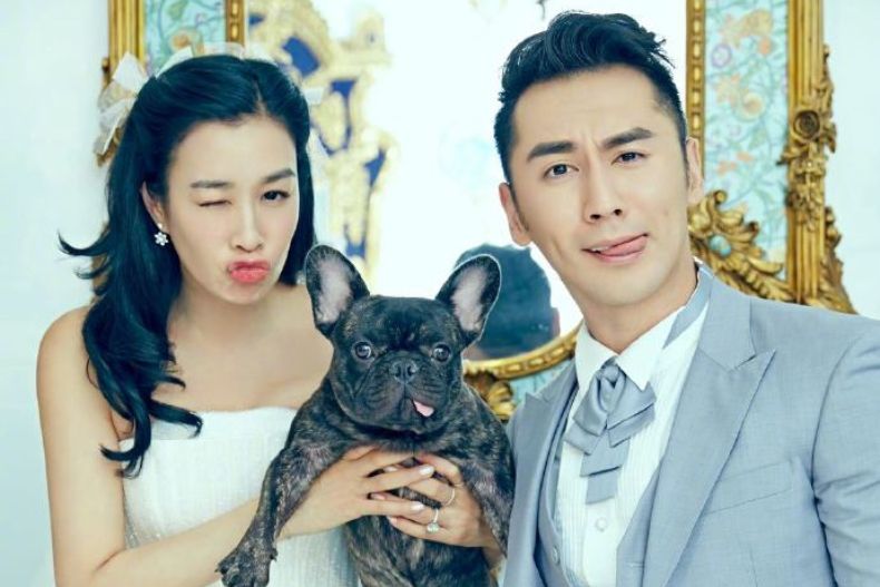 鍾麗緹在戀愛情境節目《如果愛》中和小12歲的張倫碩擦出愛火，交往一年後便閃電結婚。（翻攝自鍾麗緹微博）