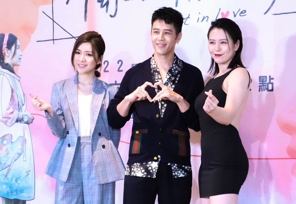 《那刻的怦然心動》睽違4年終於迎來開播時刻，主要演員（左起）關詩敏、胡宇威、劉品言出席媒體餐敘，聊當年拍戲得心路歷程。（中天提供）