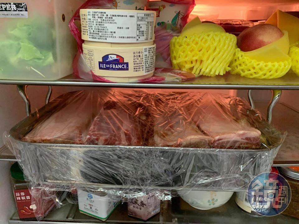 放入冰箱冷藏24小時，浸泡等待入味。