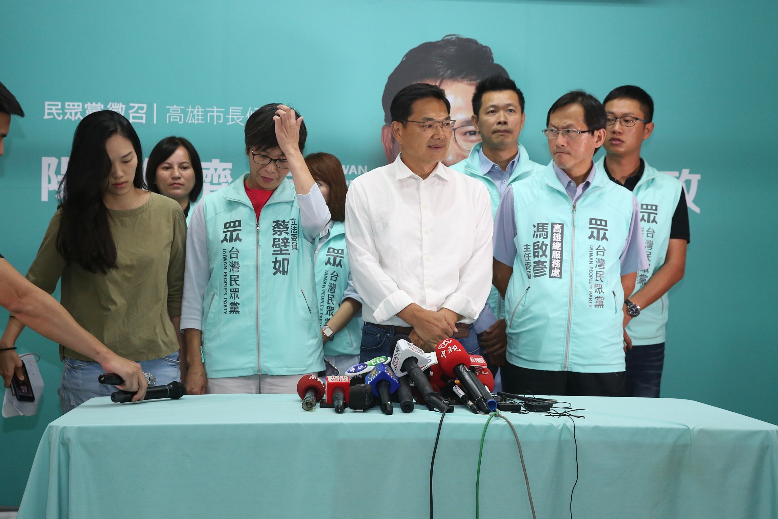 台灣民眾黨候選人吳益政得票不如預期，舉辦記者會率先宣布敗選。（資料照）