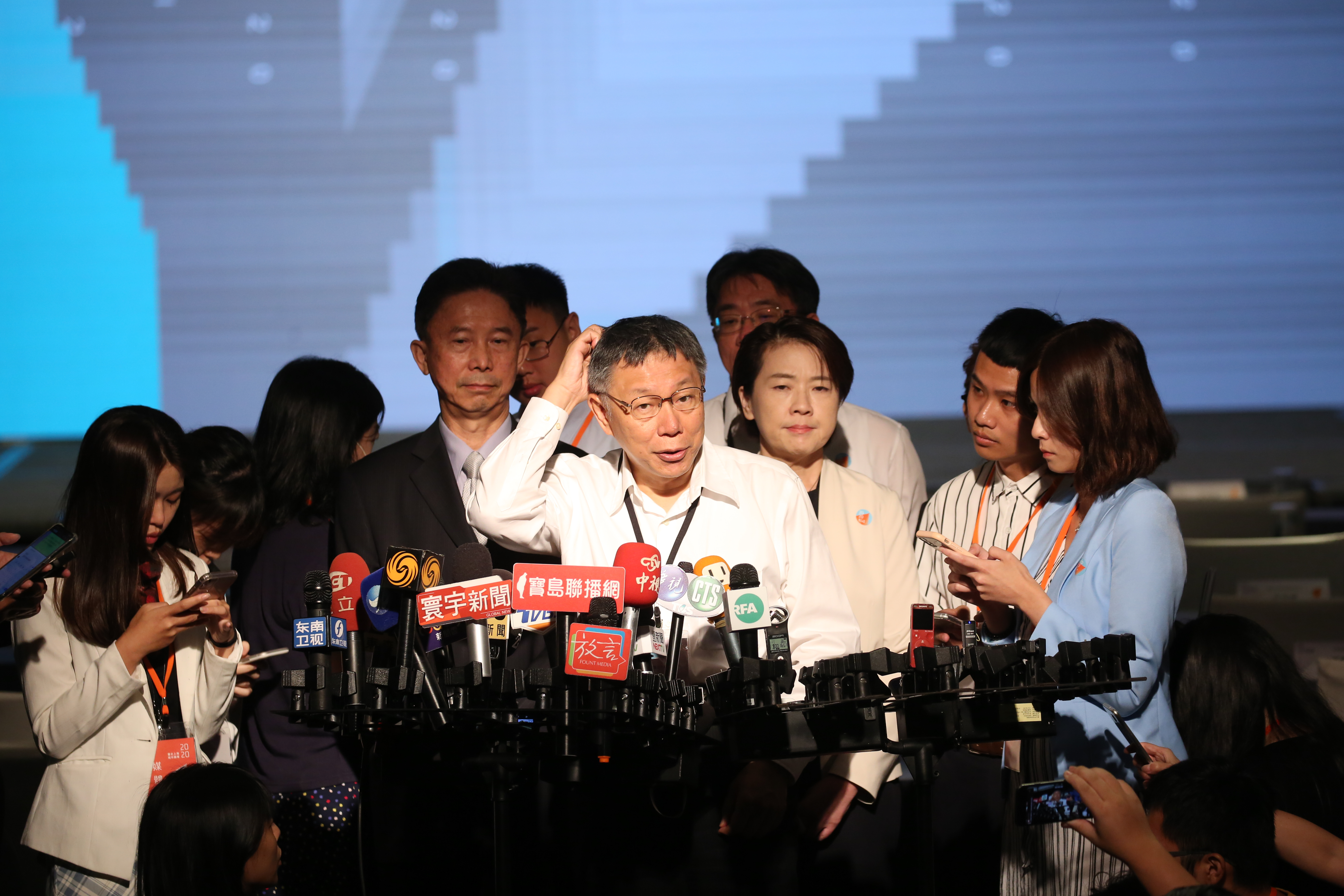 吳益政在高雄市長補選不如預期,柯文哲昨晚於臉書po文,引用國父名言「革命尚未成功,同志仍需努力。」藉此鼓勵吳與其他黨員。(本刊資料照)