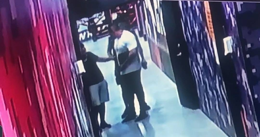 館長在自家健身房遭男客人性騷擾,「手沒有停過」亂摸手、胸長達5分鐘。(翻攝自飆捍臉書粉專)