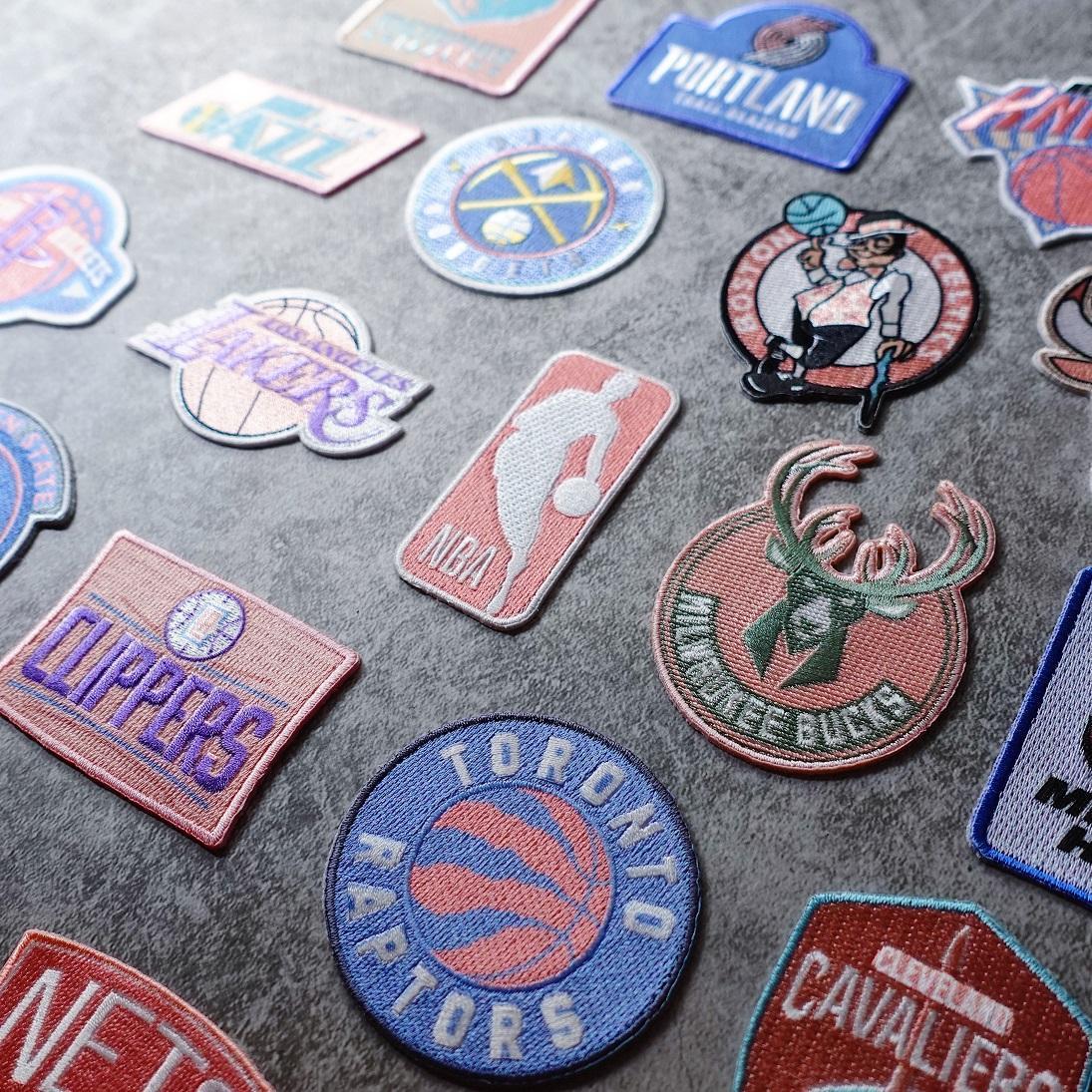 「NBA精緻電繡布章」用刺繡小巧思,貼出媽咪浪漫運動風。(摩曼頓提供)