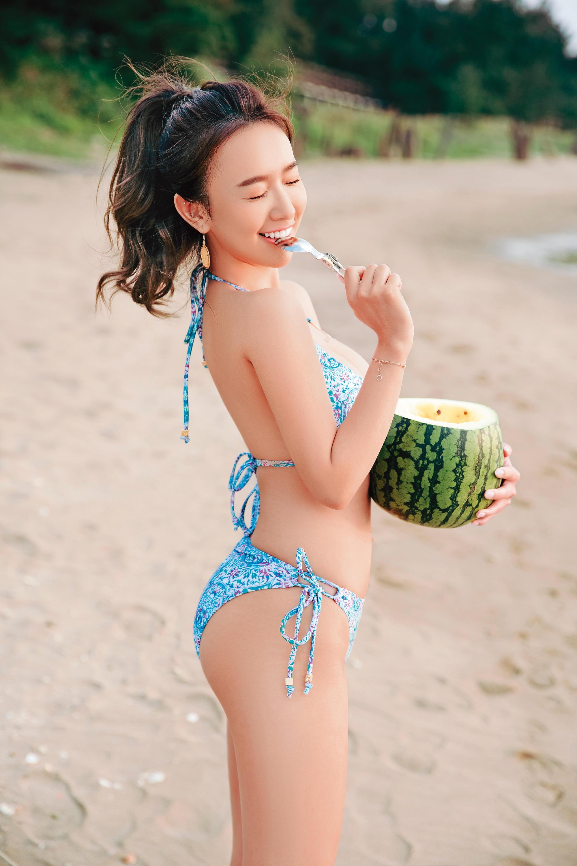 張雅涵擁34C上圍和21吋小蠻腰,近期推出寫真集EP《你的女朋友》,展現青春無敵的模樣。(非常星工作室提供)