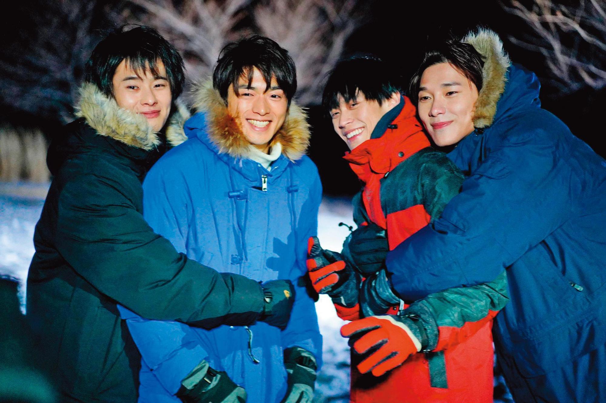 宋偉恩(右起)、黃雋智飛至日本仙台拍攝樂驅與白洲迅主演的《Life 線上的我們》。(翻攝自《Life 線上的我們》Twitter)