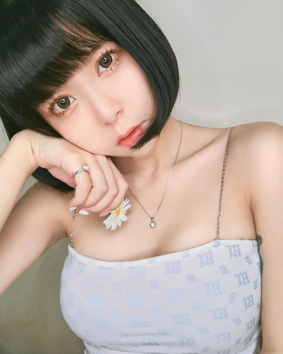除了高顏值,糖糖也擁有性感姣好身材。(Up直播提供)