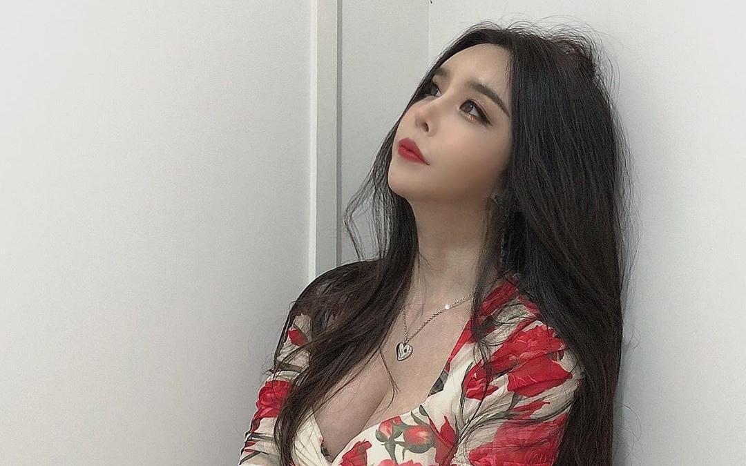 韓國變性女星河莉秀與企業家男友熱戀2年,覺得不一定要結婚。(翻攝自河莉秀IG)