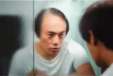 秦昊在《隱秘的角落》飾演變態代課老師,連禿頭造型都在網上引起熱議。(翻攝自秦昊微博)