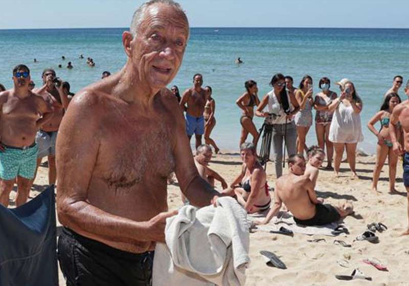 葡萄牙總統索薩中斷訪問並跳海救人,被譽為英雄。(翻攝自Reprodução instagram)