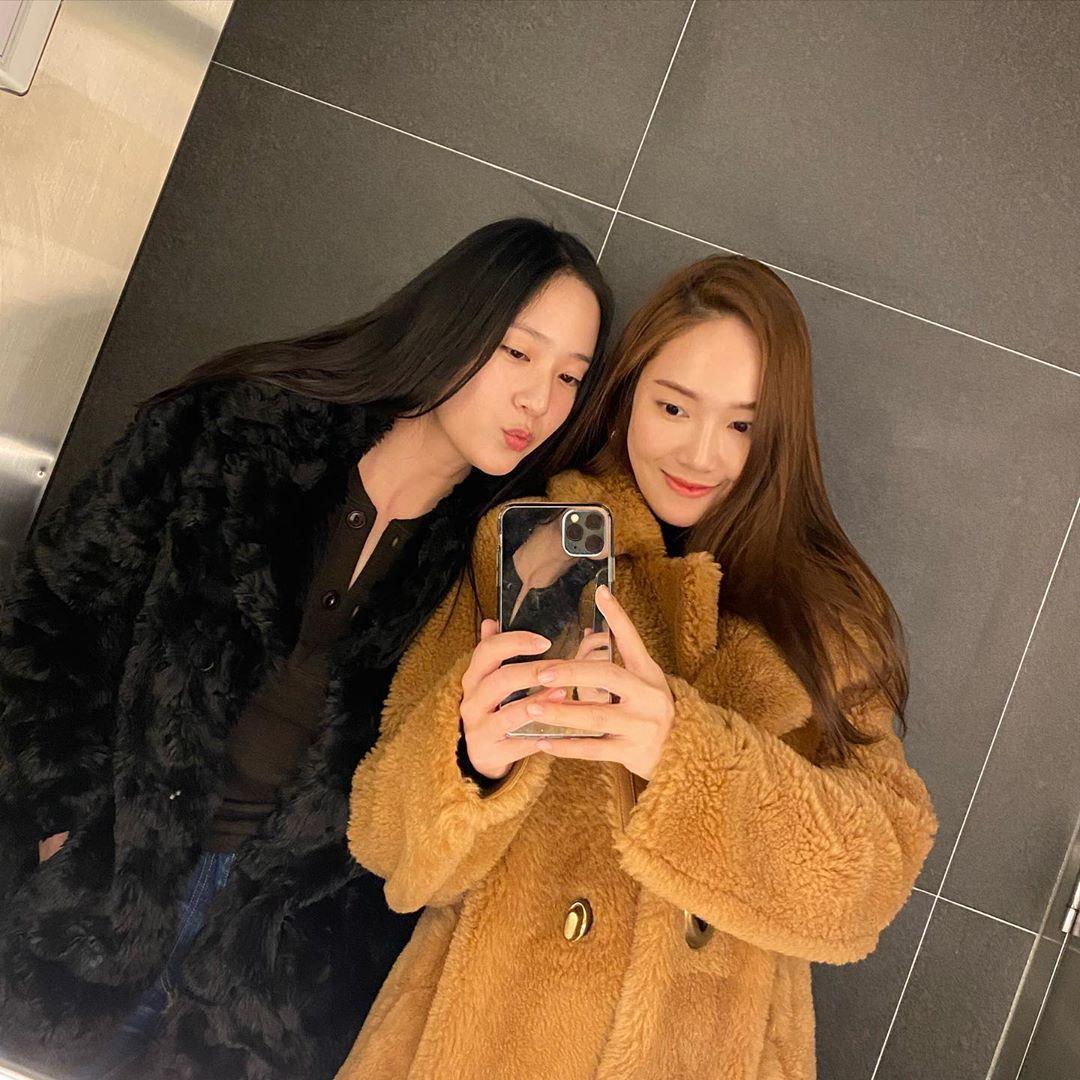 Krystal與Jessica這對美女姊妹花感情超好。(翻攝自Krystal IG)
