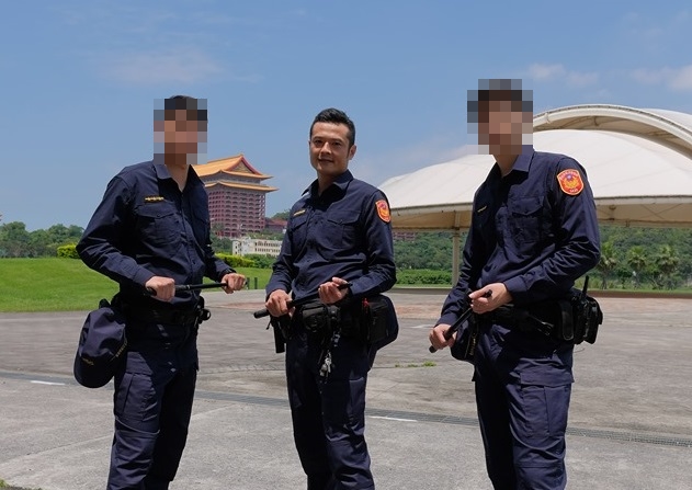 警員黃華民因外型和如戲般的人生故事,而有「中山古天樂」的稱號。(警方提供)
