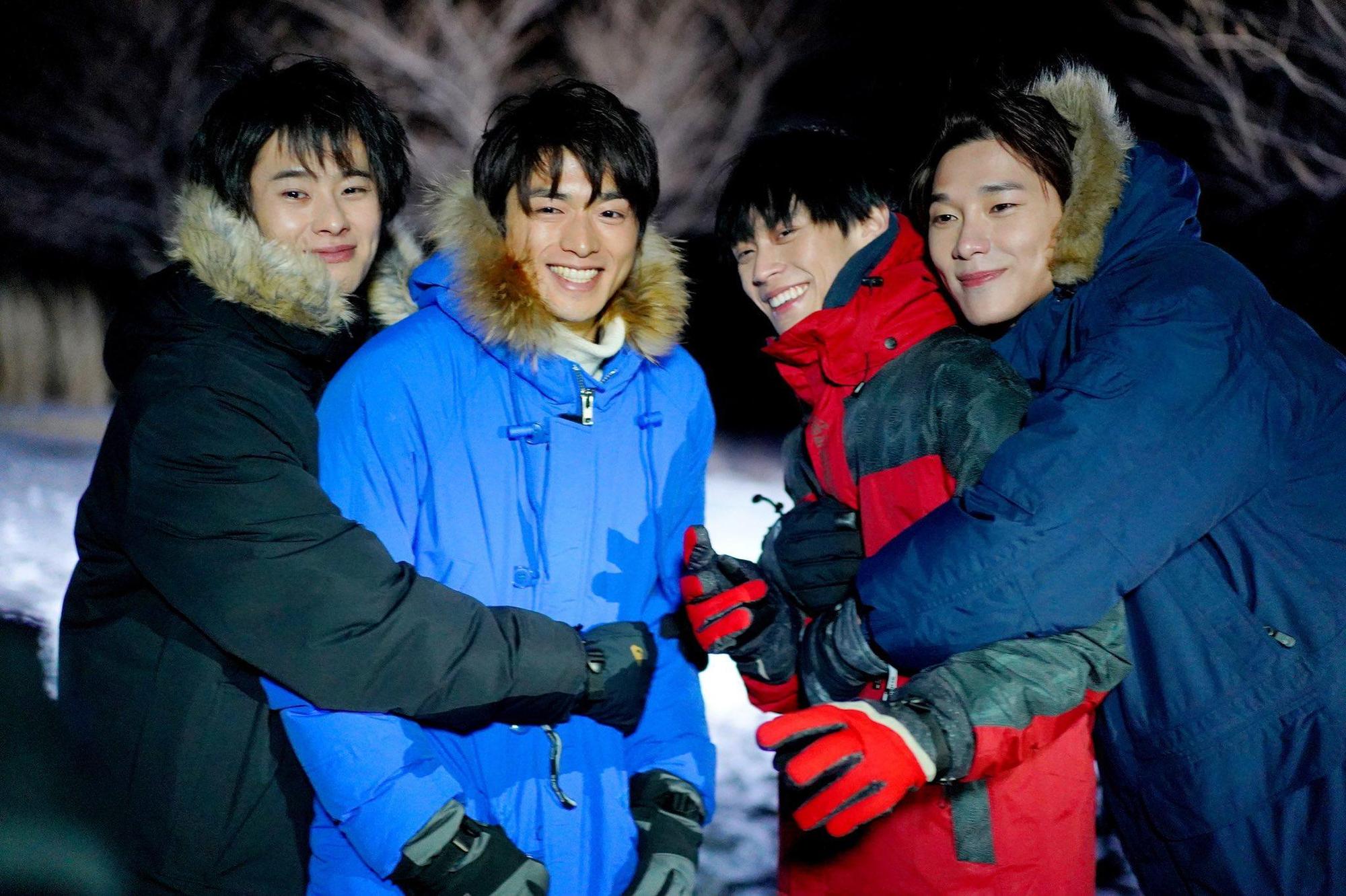 宋偉恩（右起）、黃雋智飛至日本仙台拍攝樂驅與白洲迅主演的《Life 線上的我們》。（翻攝自《Life 線上的我們》Twitter）