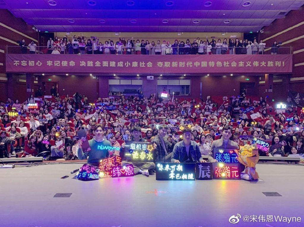 《HIStory3》演員們今年初赴中國天津舉辦粉絲見面會。（翻攝宋偉恩微博）