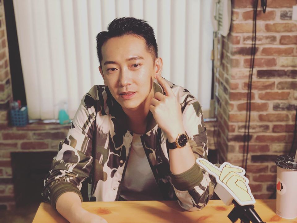 施名帥因為《我們與惡的距離》中醫生的角色受到注意。（翻攝自施名帥臉書）