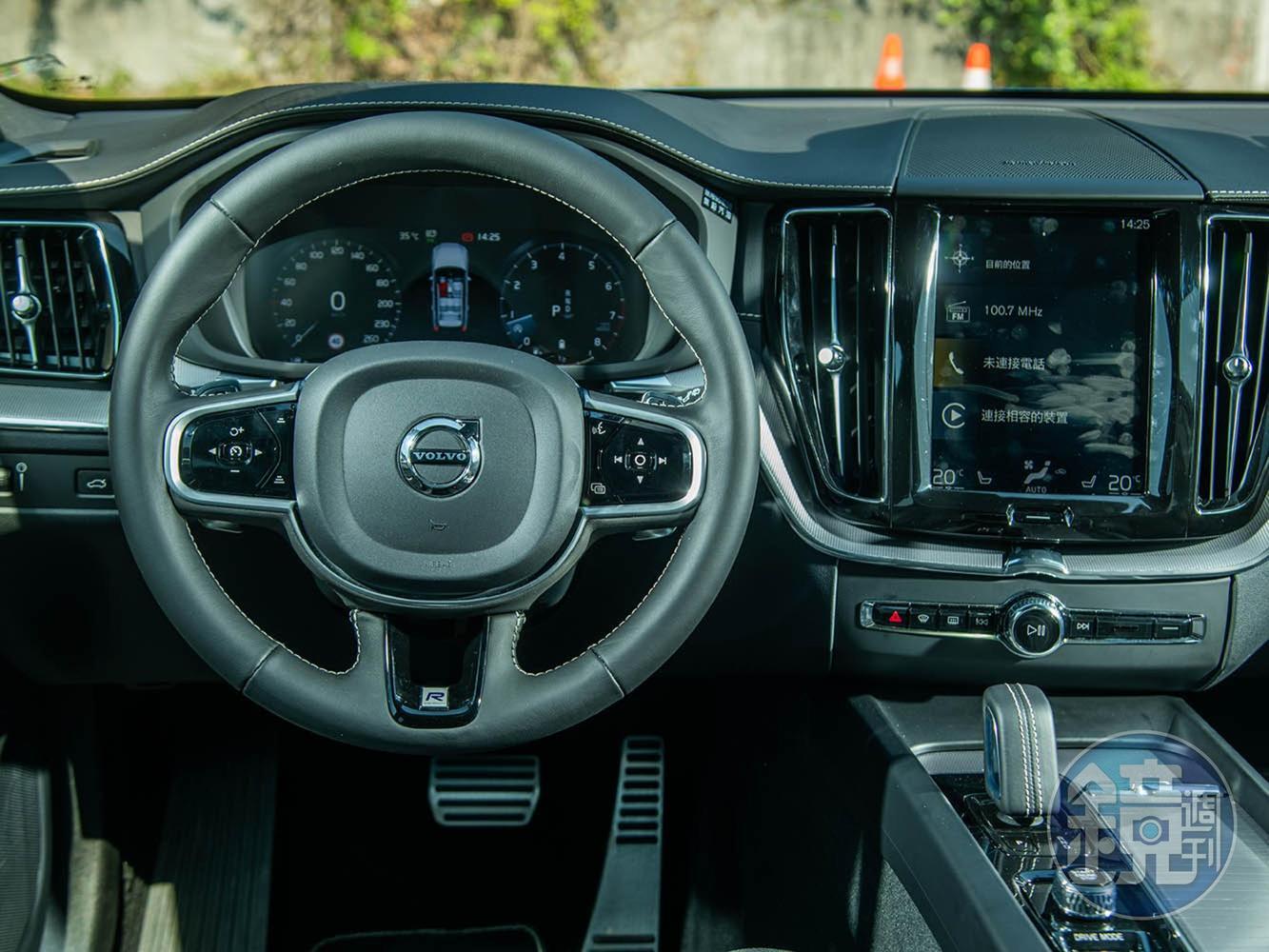 內裝維持近幾年來VOLVO的設計鋪陳。