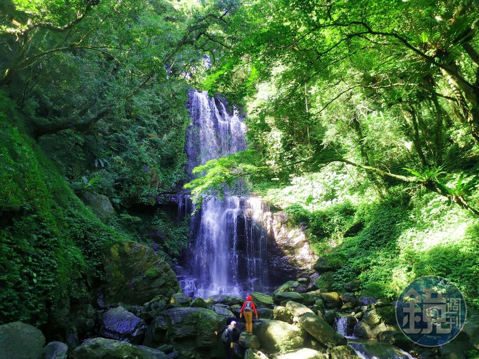 雲心瀑布壯濶而美麗的瀑型,成為受歡迎的景點。
