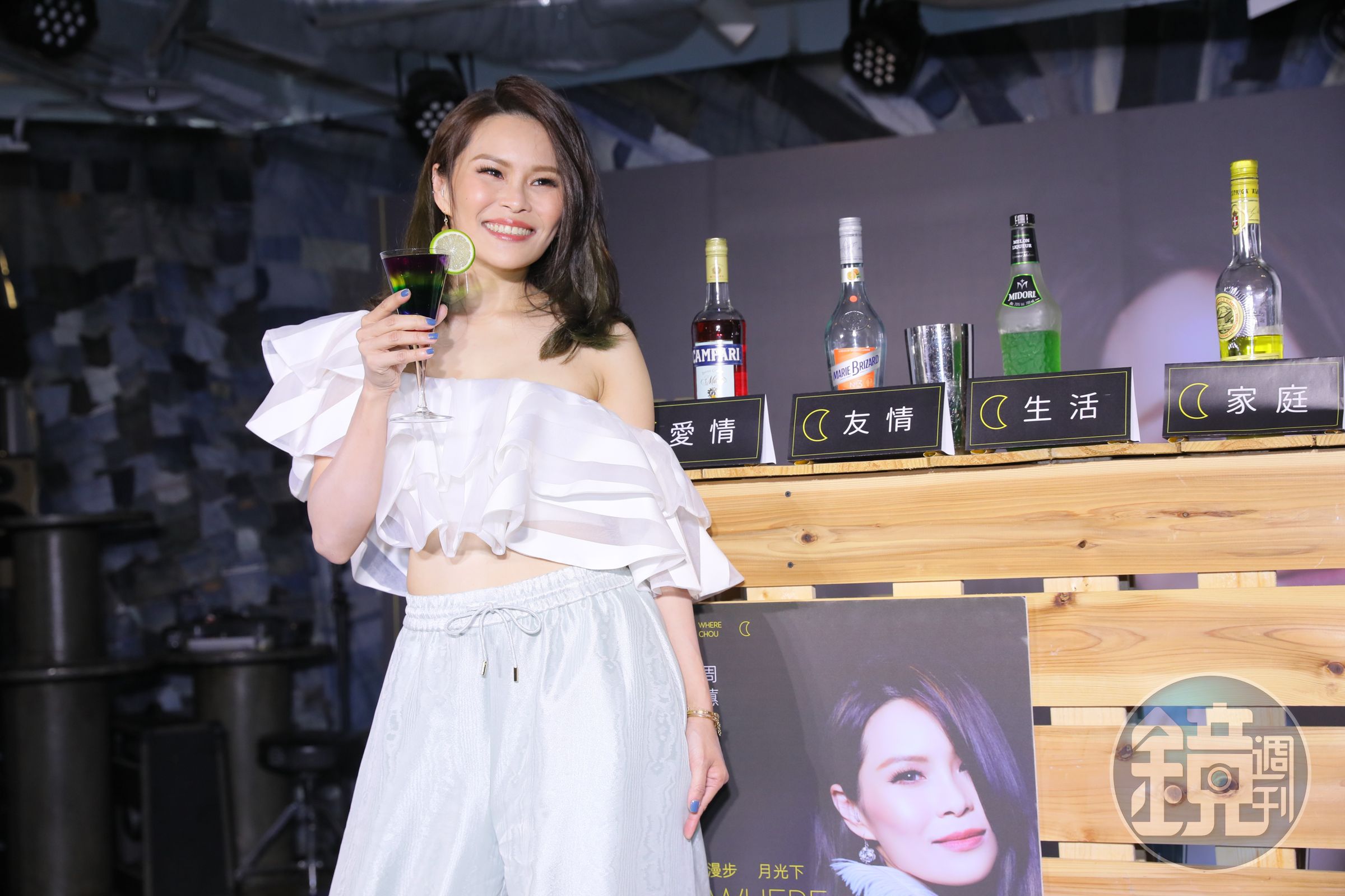 周蕙推出新作《彎彎的月光》，選在鬼門開當天推出，她一點都不害怕。