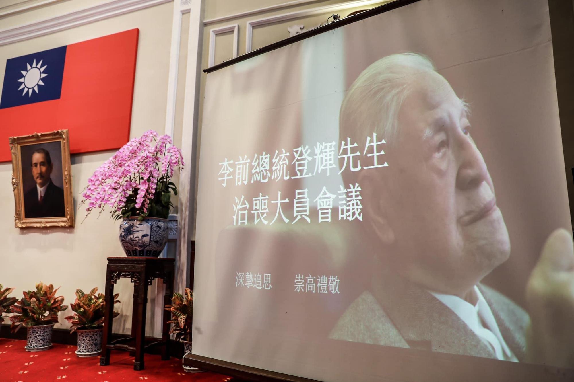 李登輝治喪大員會議現場。（翻攝總統府發言人臉書）
