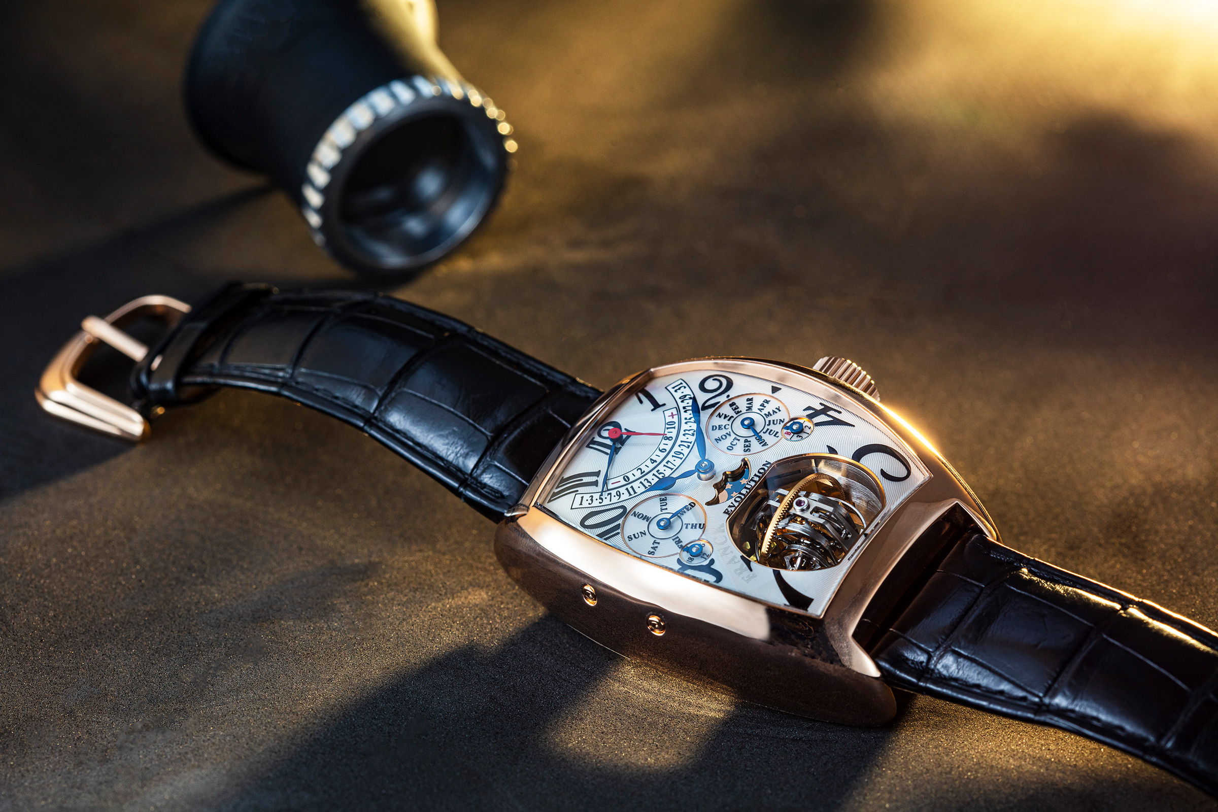 Evolution 3-1萬年曆三軸球體陀飛輪腕錶，2008年問世，是全球首款三軸陀飛輪加萬年曆的複雜腕錶，如今總算首度來到台灣！