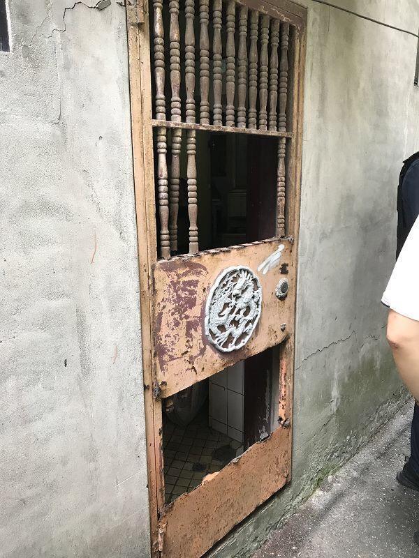 竊賊破壞門鎖侵入民宅。（中山分局提供）