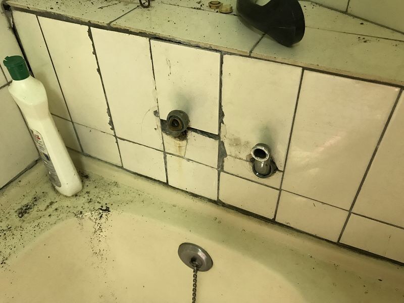 竊賊將屋主的水龍頭拔走。(中山分局提供)