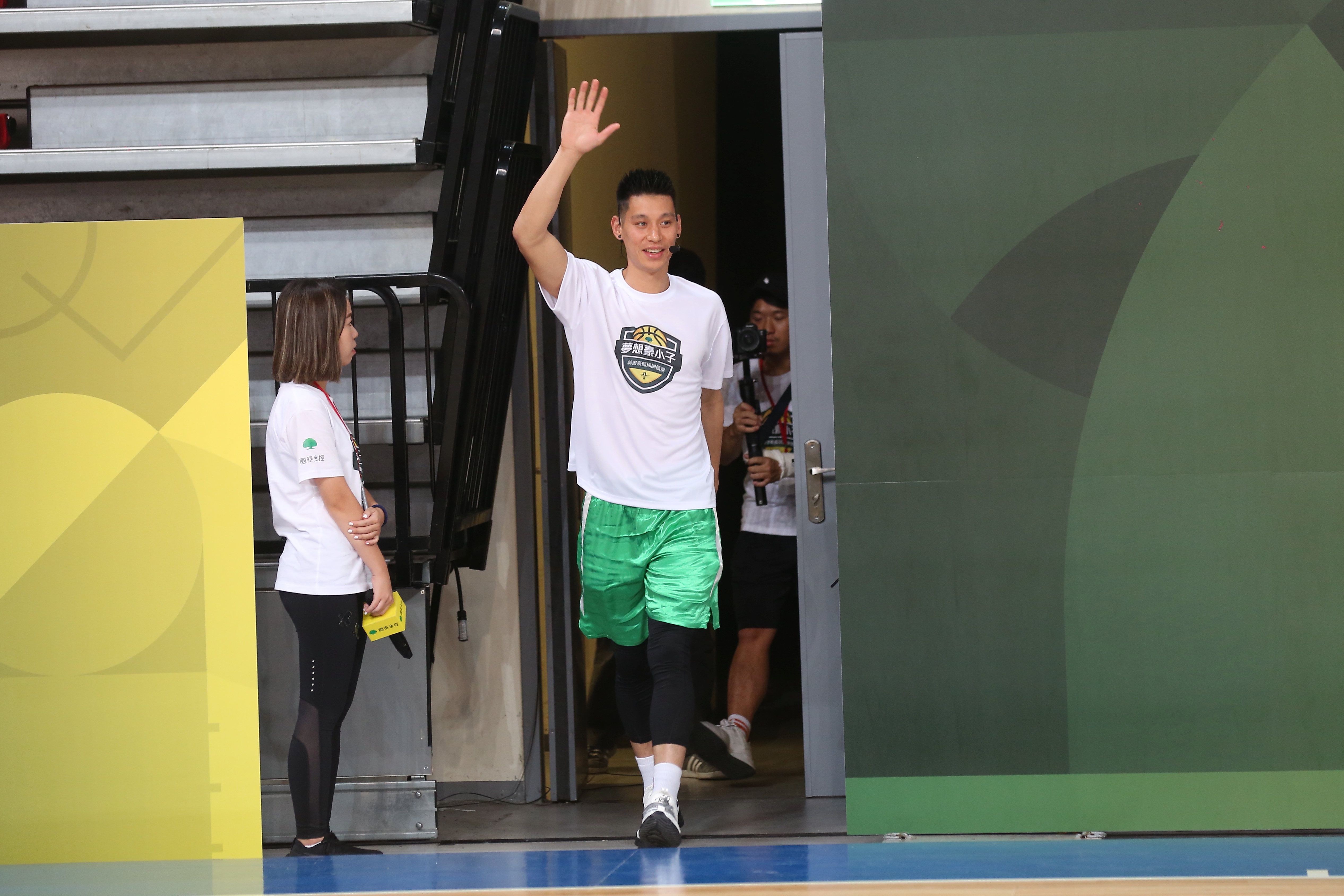 林書豪入籍台灣引發討論，恐讓其重返CBA打球進退兩難。