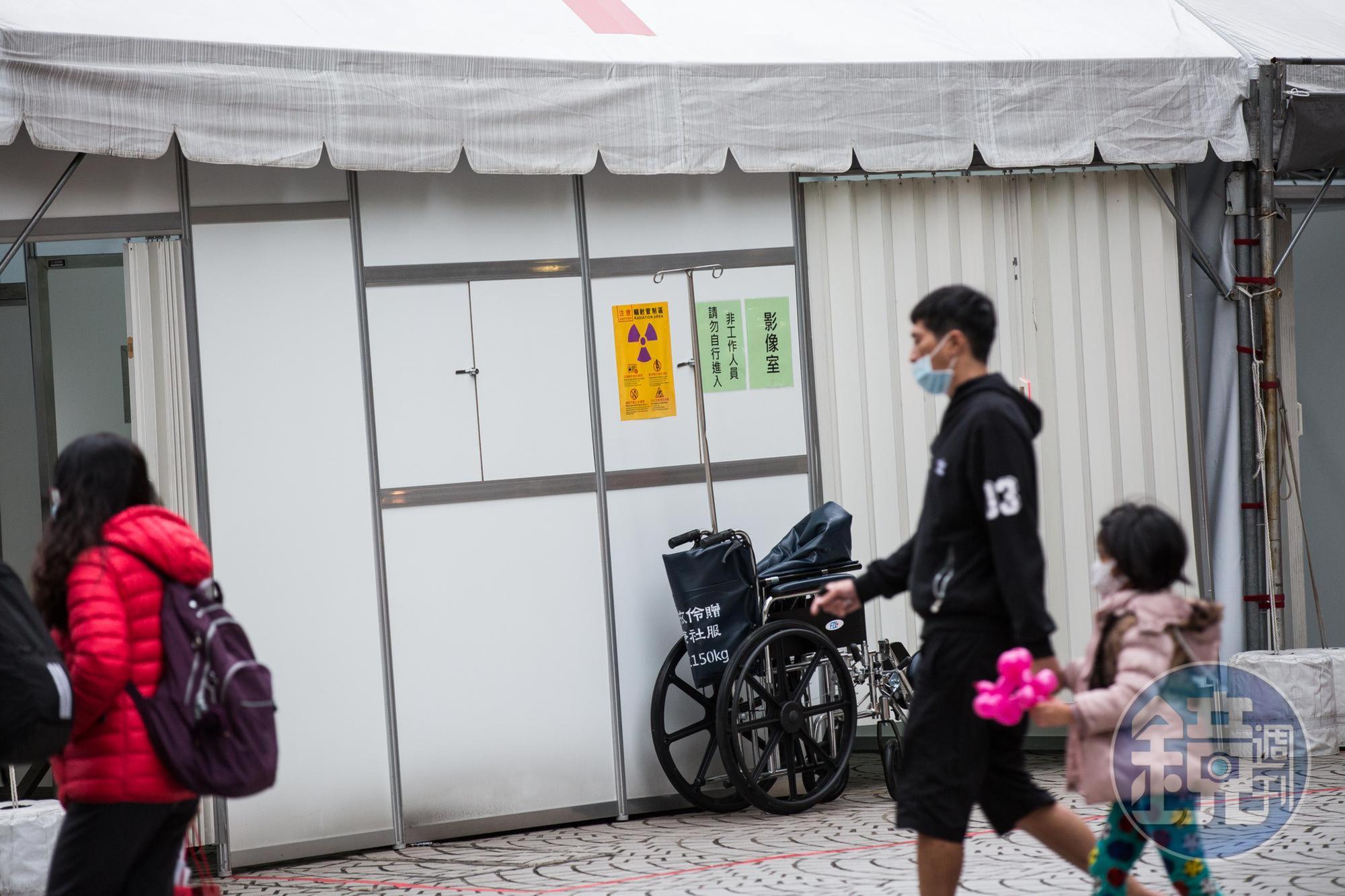 針對彰化違反中央通報規定,逕行對無症狀居家檢疫者進行篩檢,衛生局長葉彥伯出面解釋;示意圖,與當事人無關。
