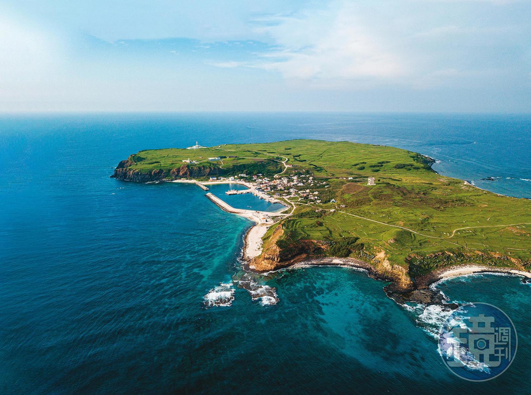 東吉位於馬公南方,是澎湖南方四島國家公園的其中一座島嶼。