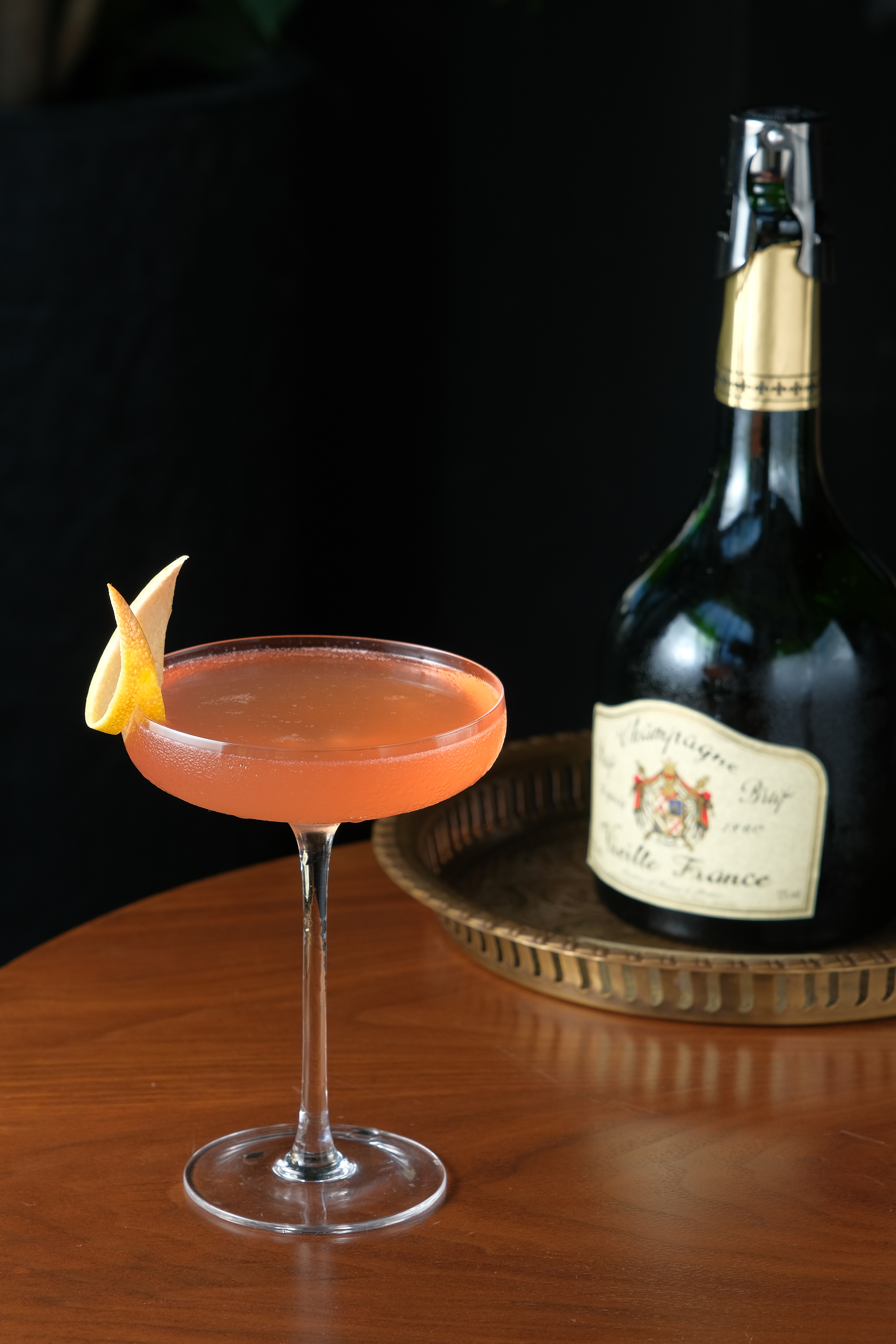 「Bitter Sweet Emotion」用老法香檳融合義大利苦甜酒，有葡萄柚風味。（480元／杯）