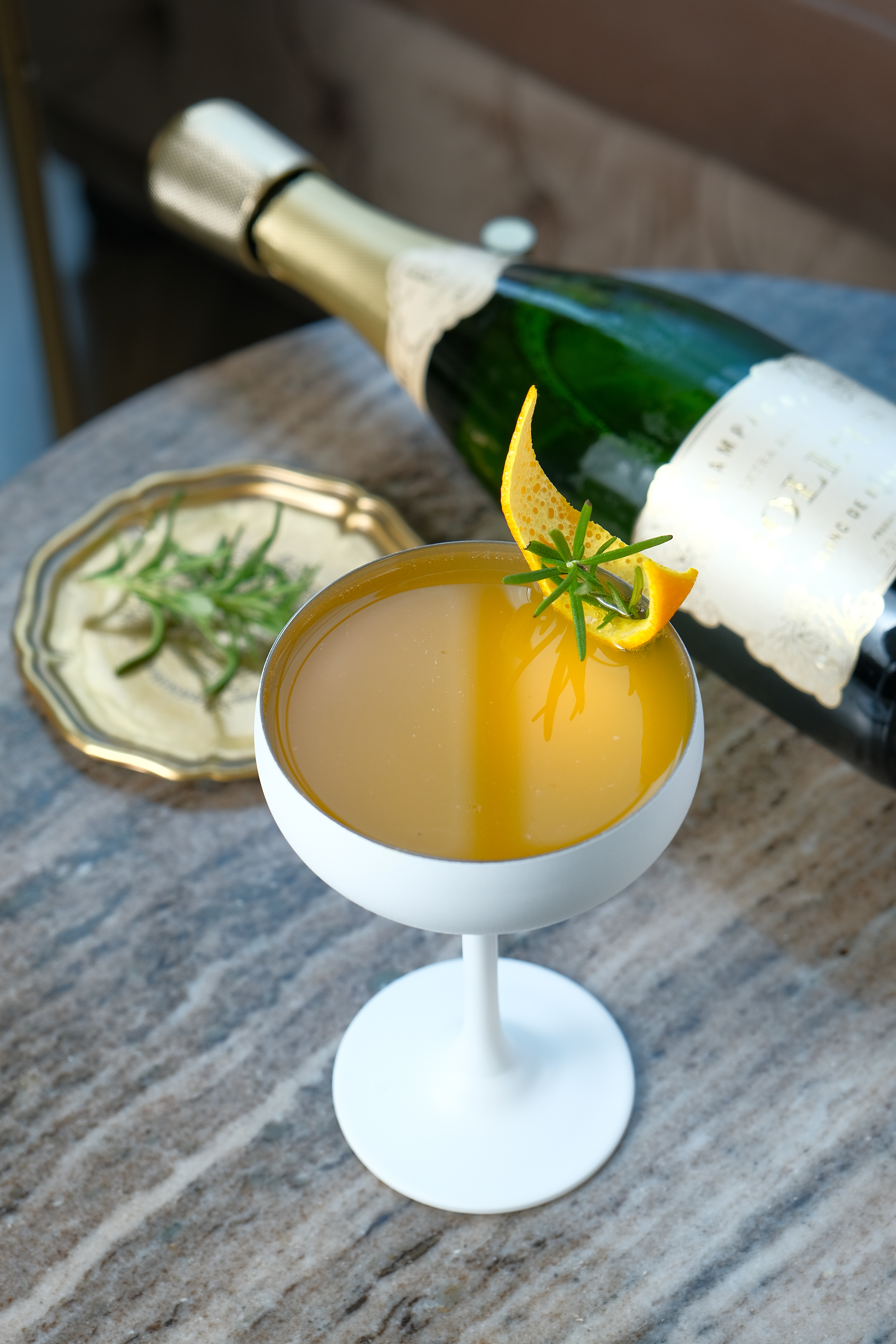 「Mimosa」用酸度偏高的香檳，加上干邑橙酒，堆疊柑橘氣息。（480元／杯）