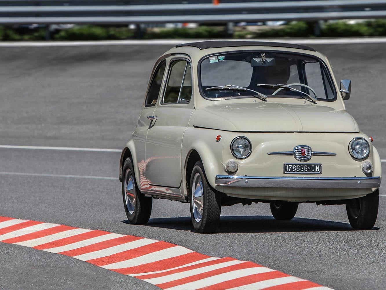 FIAT 500絕對是一台相當經典的迷你小車。