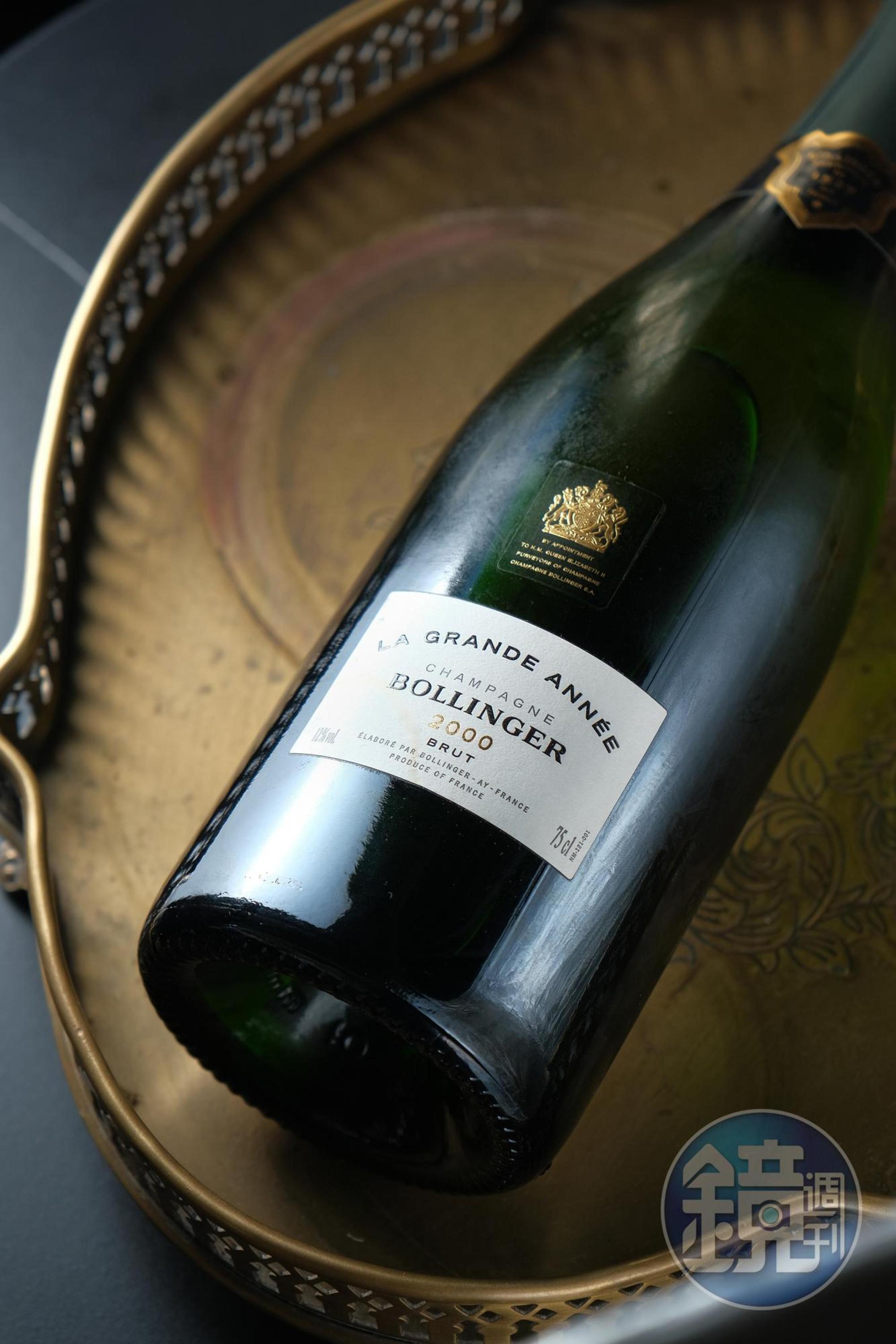 「伯蘭爵頂級年分香檳Bollinger La Grande Annee 2000」偏向Man感的厚實濃郁。（12,000元／瓶）