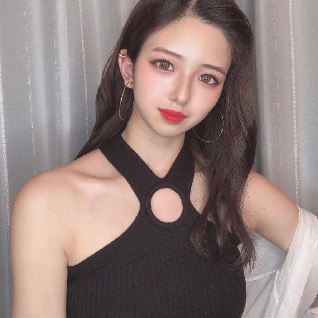 荻野心2年前獲得最可愛國中生第2名,如今豔麗模樣曝光讓不少粉絲大吃一驚。(翻攝自荻野心IG@osu_kokoro)