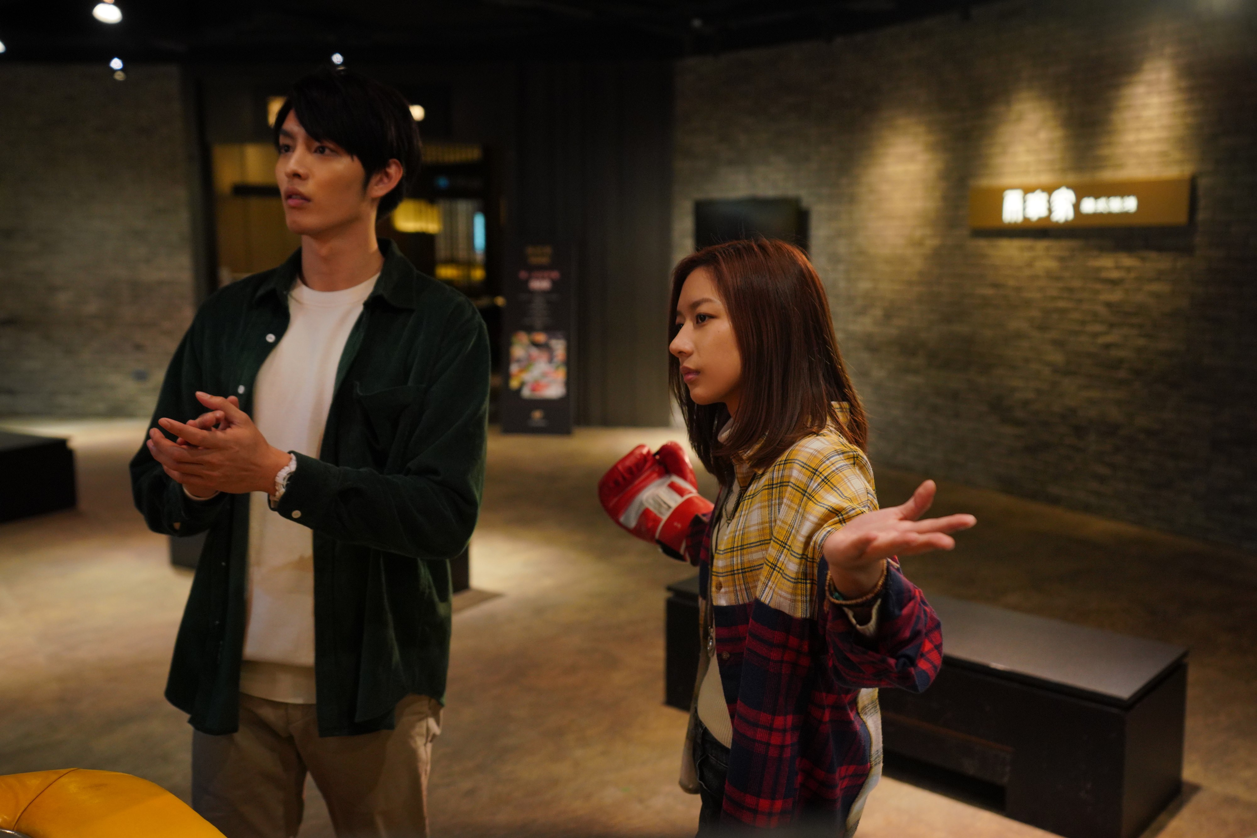 陳妤與曹佑寧在片中是一起長大的好友，有許多逗趣白爛的互動，但其實陳妤一直暗戀著曹佑寧。（華映提供）