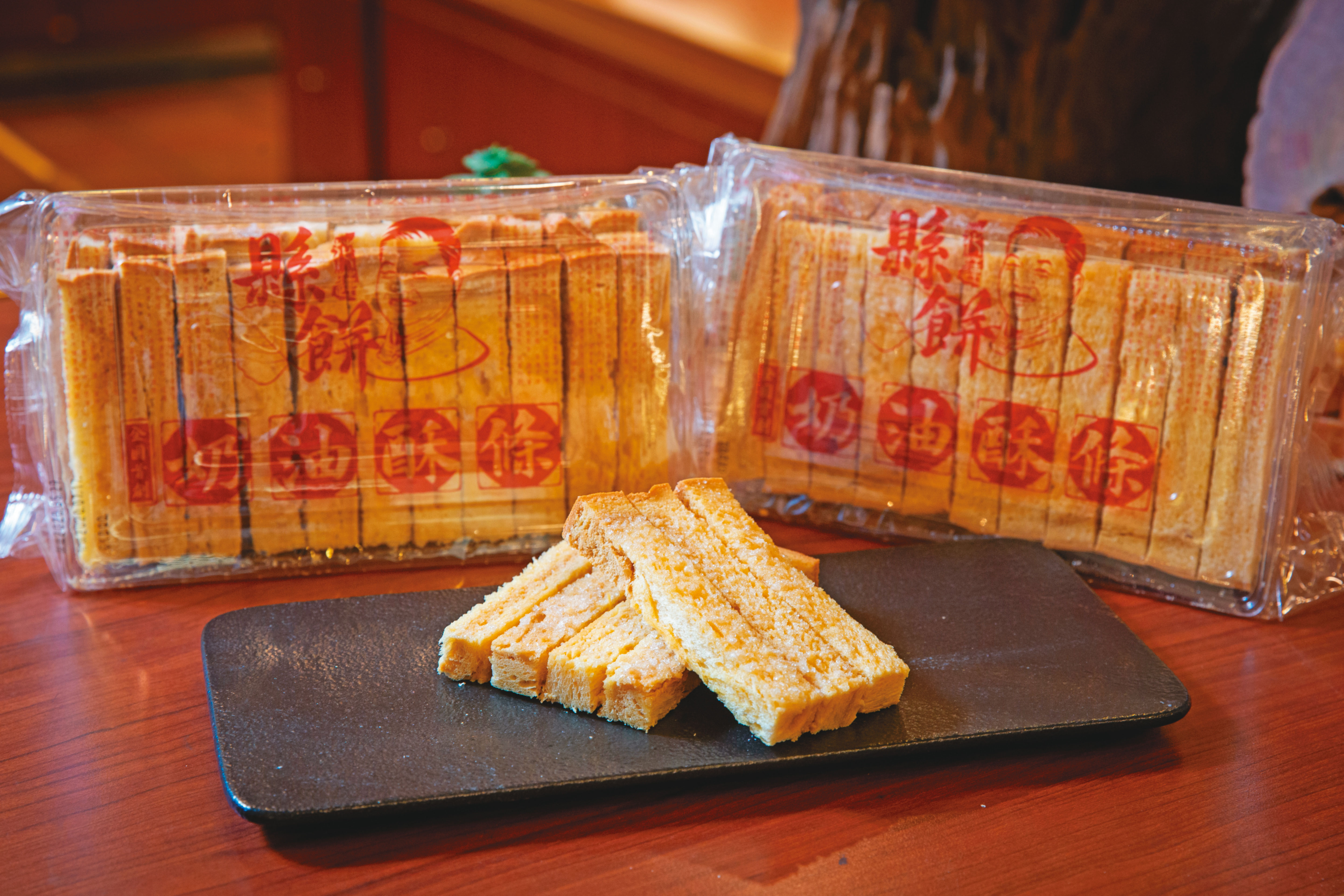 奶油酥條以湯種吐司、安佳奶油為原料,低溫烘焙出酥脆口感。