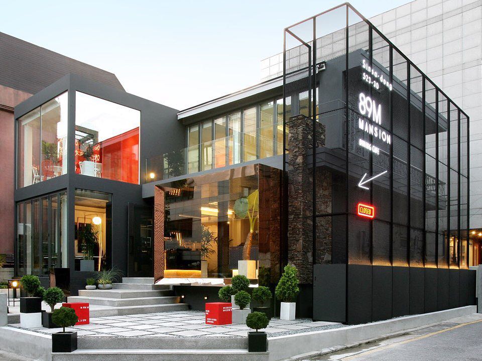 89mansion咖啡店位於首爾新沙洞。(翻攝自89mansion IG)
