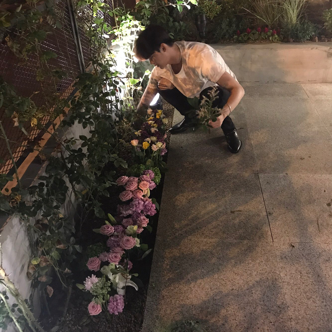 89mansion庭院的植物也是李鍾碩親手種的。(翻攝自李鍾碩IG)