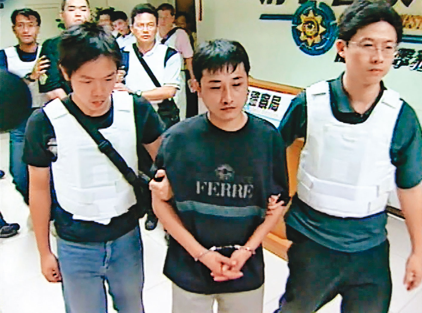 警方在台中、高雄、屏東等地，陸續逮捕綁架案主謀許榮欽（中）等人。（東森新聞提供）