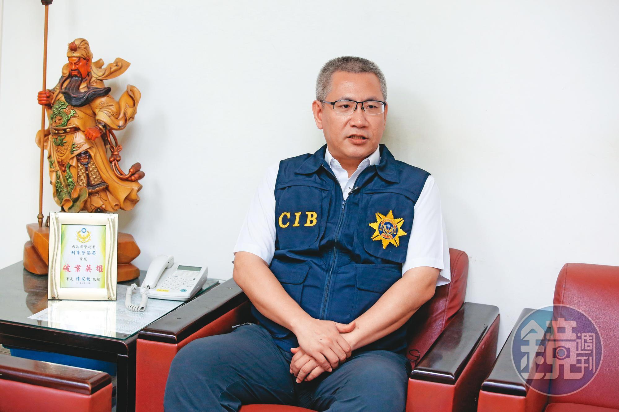 承辦隊長吳柏羲（圖）說，老農之子阿成靠詐騙發橫財，引人覬覦，禍延老父。