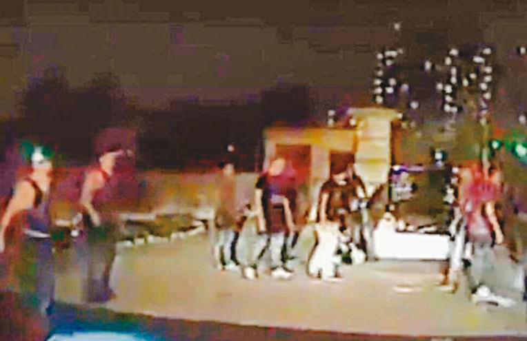 桃園八德2016年發生鬥毆命案,被告多被依殺人罪重刑,1名少年卻被改依傷害罪判刑6月,也是由陳筱珮合議庭宣判。(翻攝畫面)