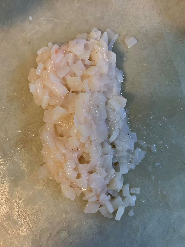 透抽鰭切丁。